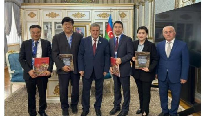 Литературные связи между Азербайджаном и Китаем расширяются
