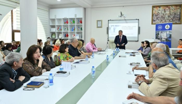 “Görkəmli şair, tənqidçi<abbr>-</abbr>ədəbiyyatşünas Qasım Qasımzadə zamansızlıqda” <abbr>-</abbr> elmi sessiya