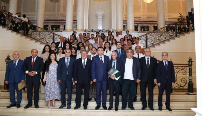 AMEA<abbr>-</abbr>da milli mətbuatın 150 illiyi qeyd olunub