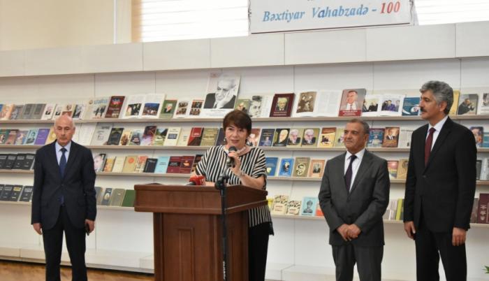 Ədəbiyyat İnstitutunun alimləri Xalq şairi Bəxtiyar Vahabzadənin 100 illik yubiley tədbirində çıxış ediblər