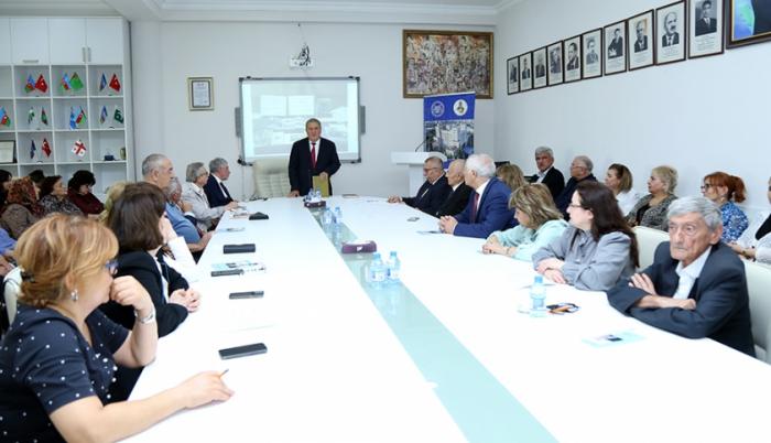 “Bəkir Nəbiyev və ədəbiyyatşünaslığın aktual problemləri” adlı elmi sessiya keçirilib